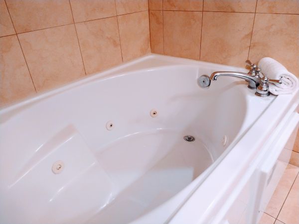 Cost of Acrylic Tub Installation in Fort Worth